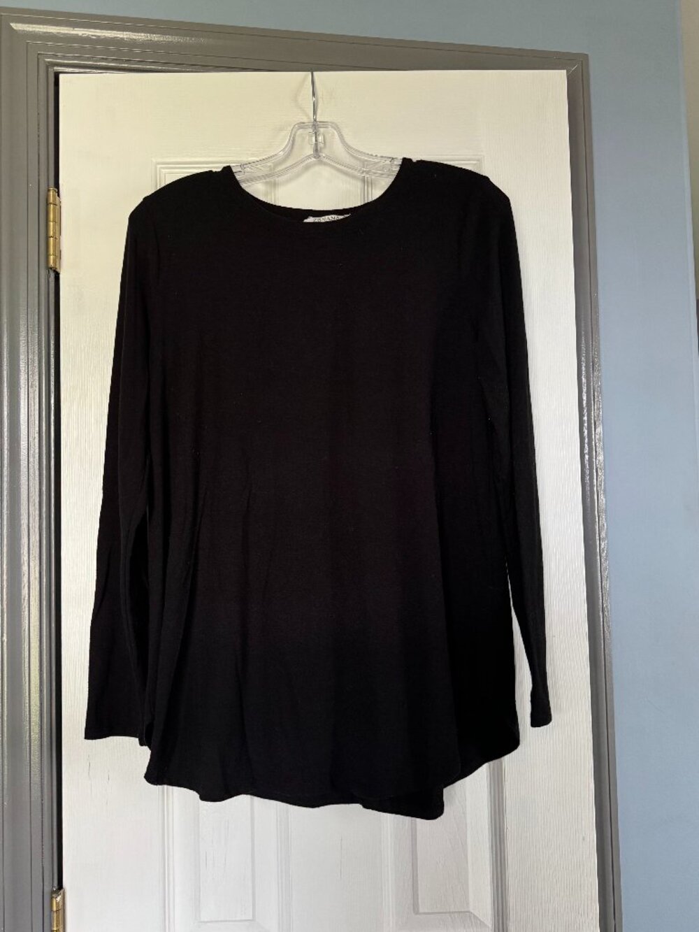 Zenana Size M Black Long Sleeve Scoop Neck Top VGUC